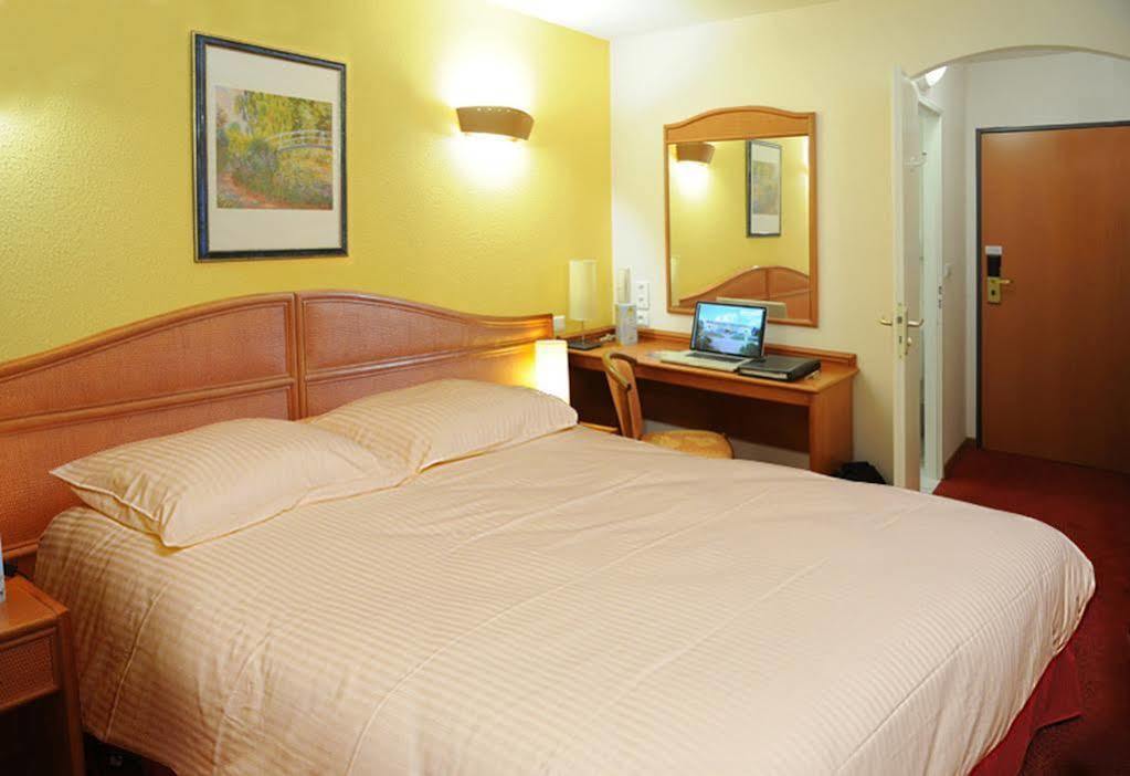 B&B Hotel Strasbourg Aeroport Holtzheim Kültér fotó